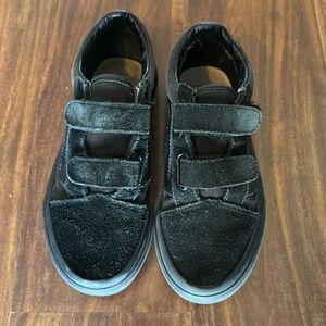 Kids all black vans size 1